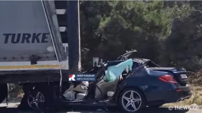 რუსთავი-თბილისის ავტობანზე მომხდარ ავარიას 19 წლის ბიჭის სიცოცხლე ემსხვერპლა