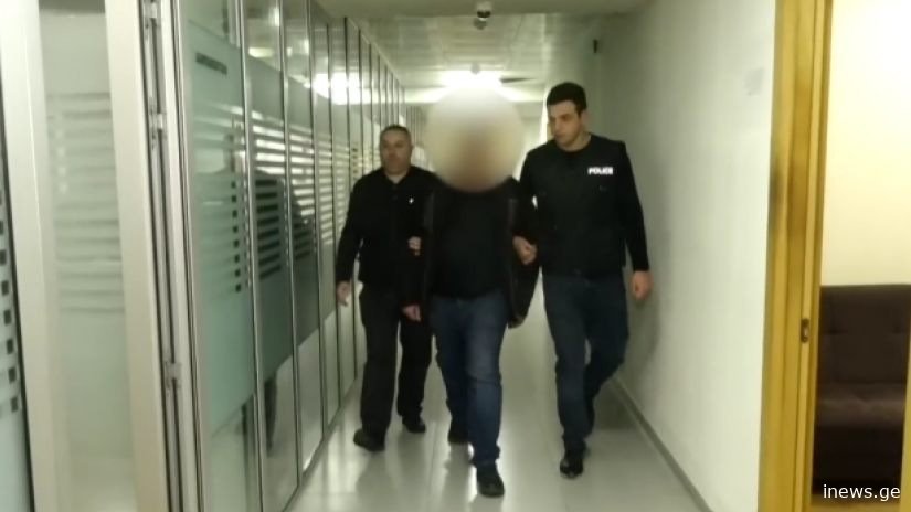 "ბრალდებული ქუჩაში არასრულწლოვან გოგოს აედევნა და სექსუალური ხასიათის ქმედება განახორციელა" | შსს-მ ერთი პირი დააკავა