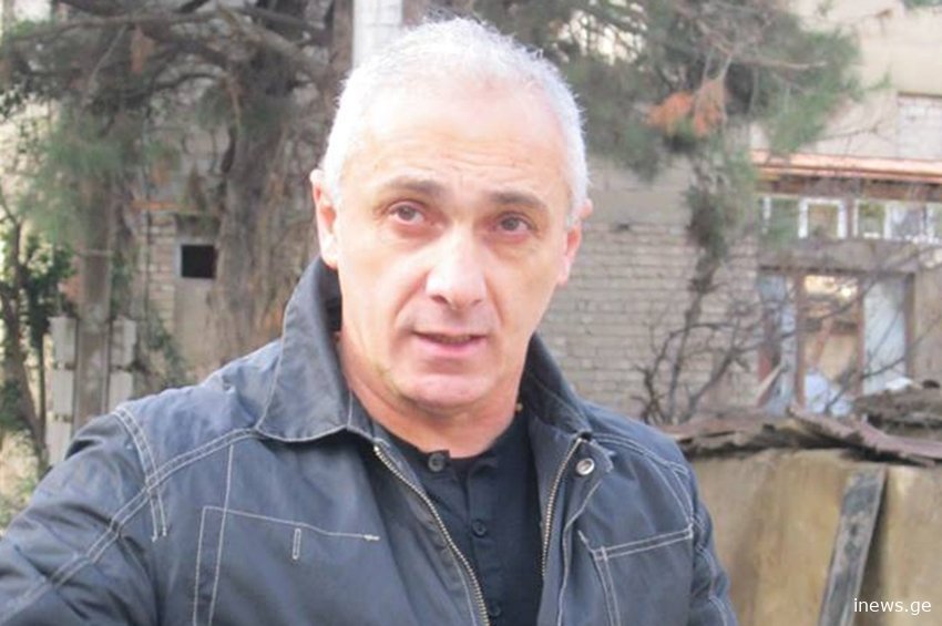 "იყავით ფრთხილად - ქალაქში დადის მკვლელი, შეიარაღებულია არბალეტით, ისვრის უმისამართოდ” - თამაზ ელიზბარაშვილის ძაღლთა თავშესაფარი განცხადებას ავრცელებს