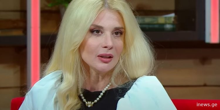 „ექსპრეზიდენტთან ერთად ვიჯექი პალატაში, ტელევიზორს ვუყურებდი როგორ იბომბებოდა კიევი, გამოაცხადეს, რომ... – რას იხსენებს ნინო ნადირაძე