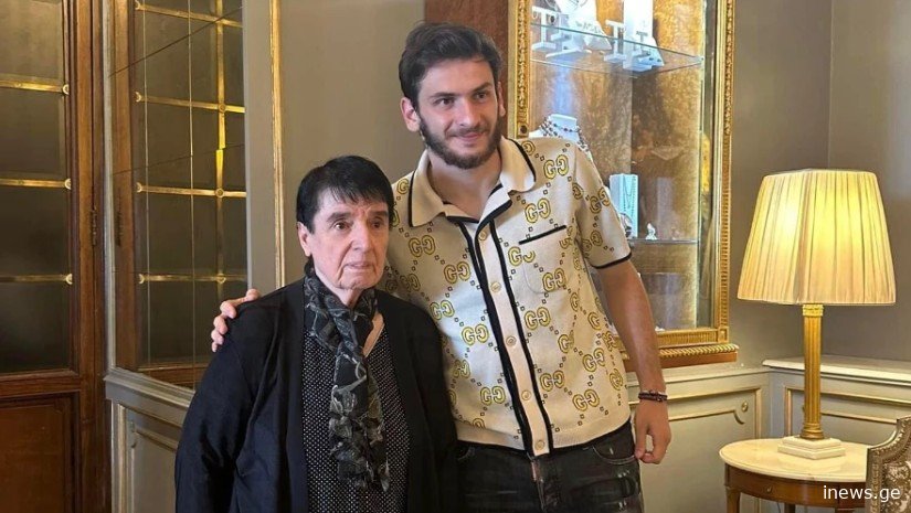 რა ღირს „გუჩის“ მაისური, რომელიც ხვიჩა კვარაცხელიას აცვია?