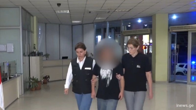 გორში 74 წლის კაცის მკვლელობაში ბრალდებულ 15 წლის გოგოს პატიმრობა შეეფარდა