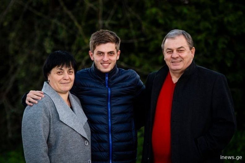 ერთი პატარა ოთახი გვქონდა... გაგიჟდა და გვითხრა, მონახეთ ბინაო - რას ჰყვება გიორგი ჩაკვეტაძის დედა