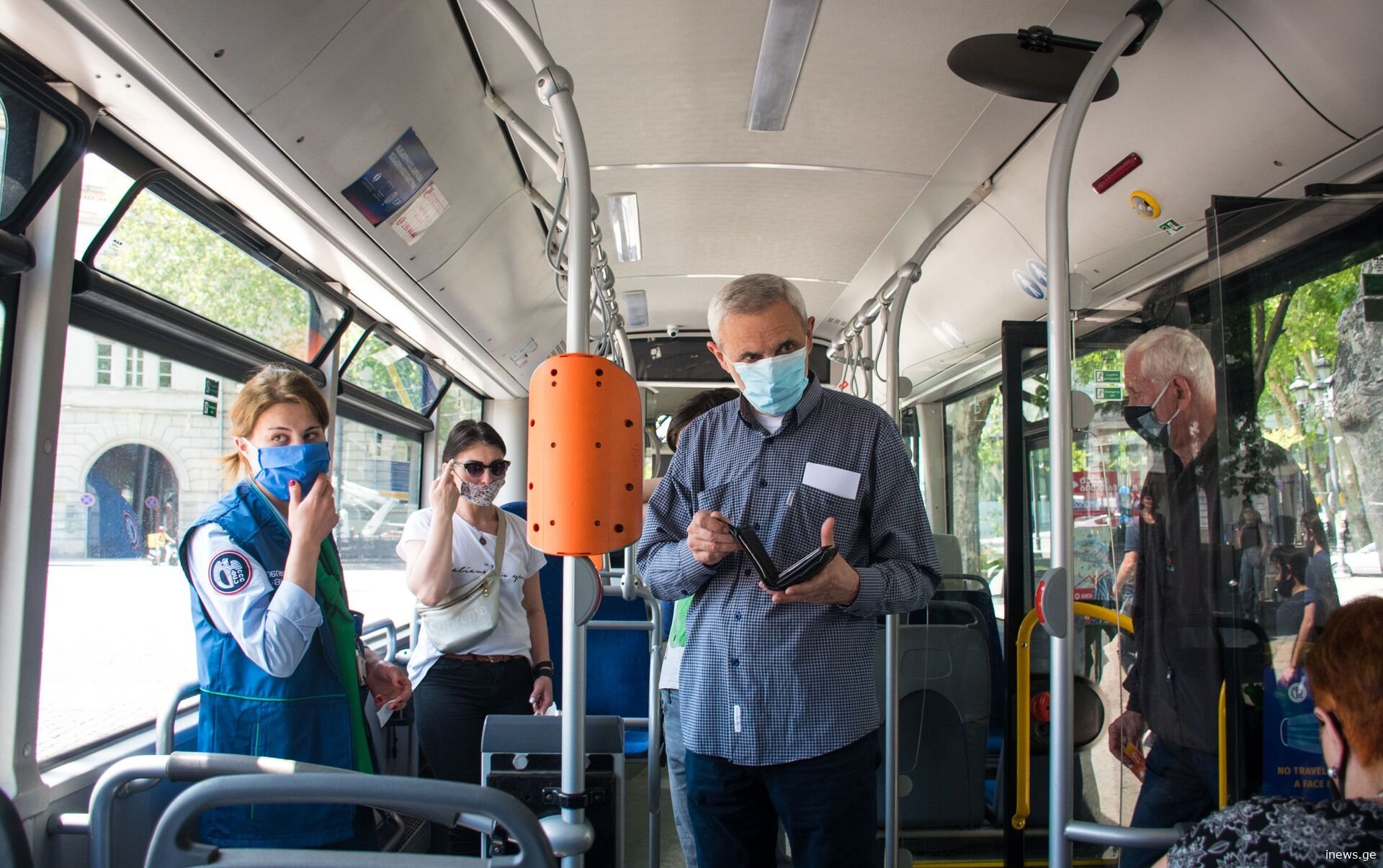 რამდენ ლარს შეადგენს კონტროლიორის საშუალო ანაზღაურება თბილისში?
