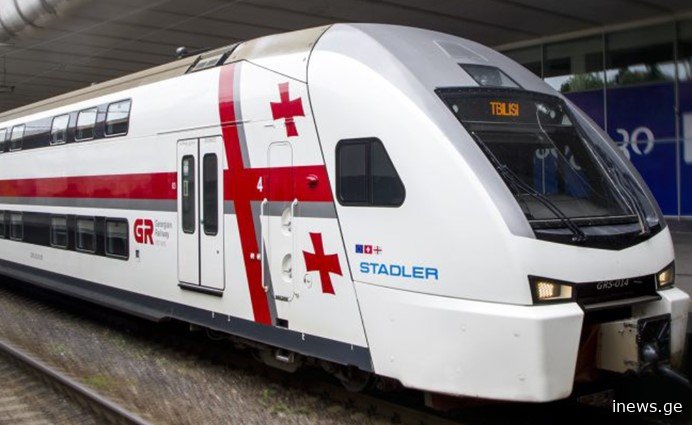 ბათუმის-თბილისის მატარებელი დაეჯახა და 2 ადამიანი ადგილზე გარდაიცვალა - უმძიმესი შემთხვევა თბილისში