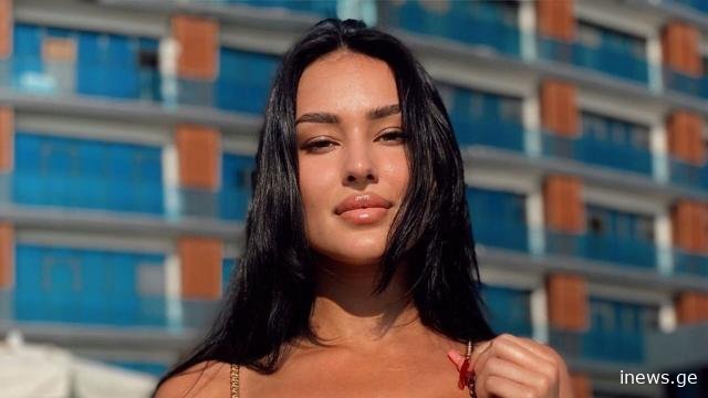 ბიკინებში გამოწყობილი ბათუმელი მოდელის ლორენა ზოიძის თავბრუდამხვევი ფოტოსესია