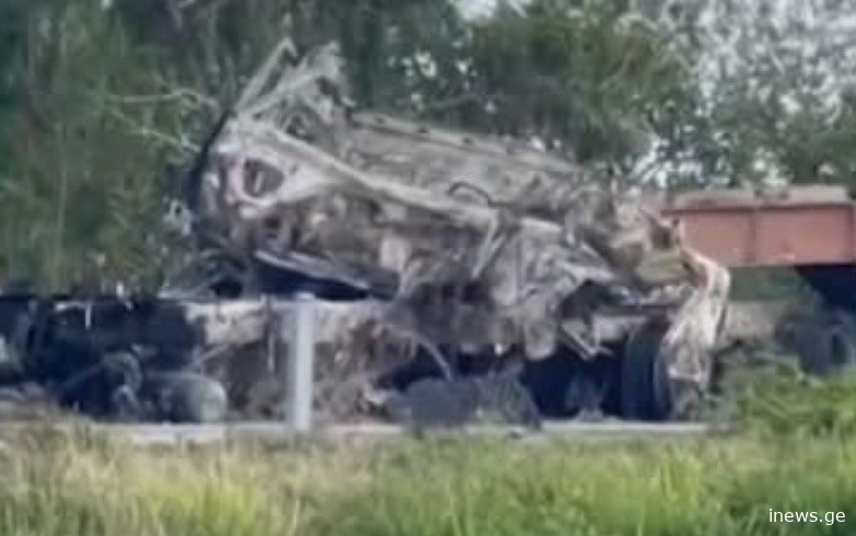 "სამგზავრო ავტობუსისა და სატვირთო მანქანის შეჯახების შედეგად, 41 ადამიანი დაიღუპა"