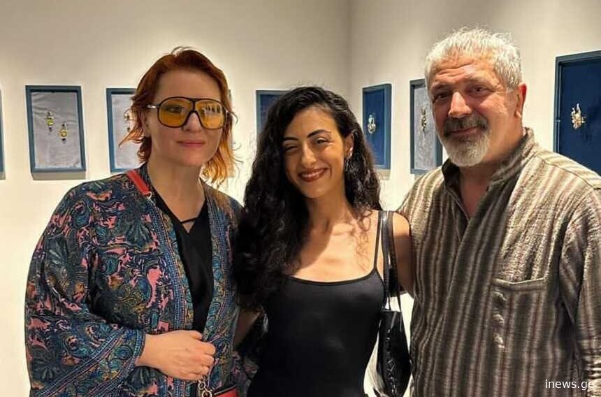 “თავი სამოთხეში გეგონებათ…” – როგორ სახლში ცხოვრობს დუტა სხირტლაძე ოჯახთან ერთად