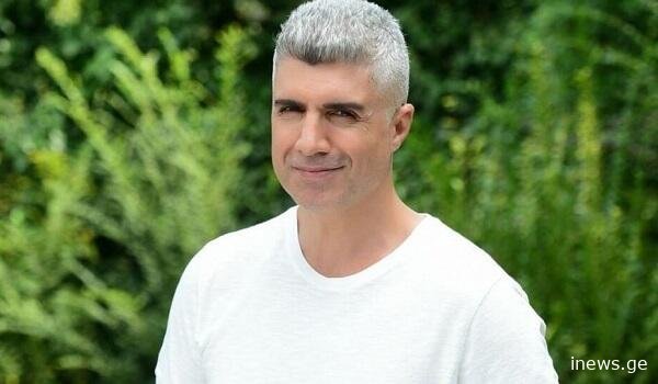 ოზჯან დენიზს გადასაღებ მოედანზე გულის შეტევა დაემართა - როგორია მსახიობის ჯანმრთელობის მდგომარეობა