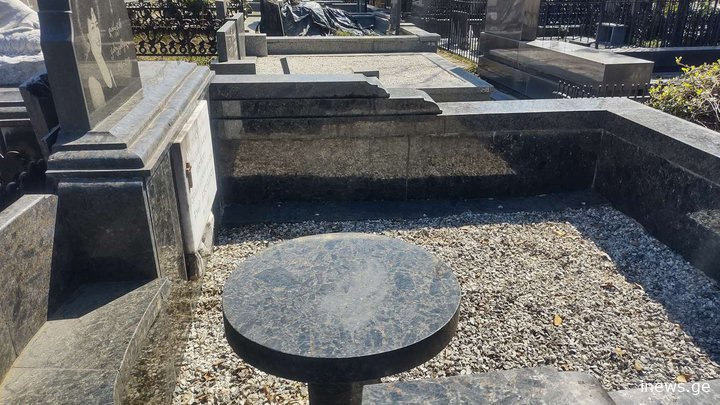 "თვითონ გამოასვენეს, თვითონ გათხარეს საფლავი..." - ვინ იყო 16 წლის ბიჭი, რომელიც თბილისში საიდუმლოდ დაკრძალეს