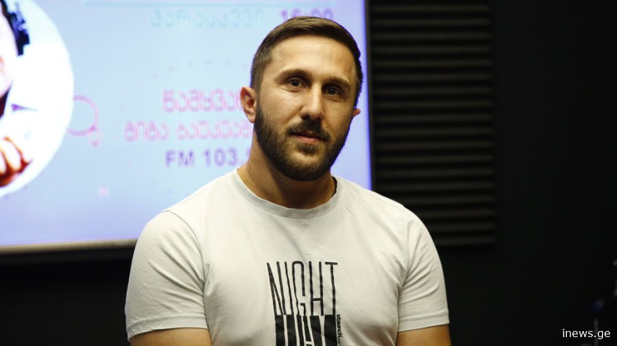 "დიდი სტრესია, სულ სახლში ვარ, გარიყულივით ვგრძნობ თავს", - რატომ გაუშვეს თედო ბექაური თეატრიდან