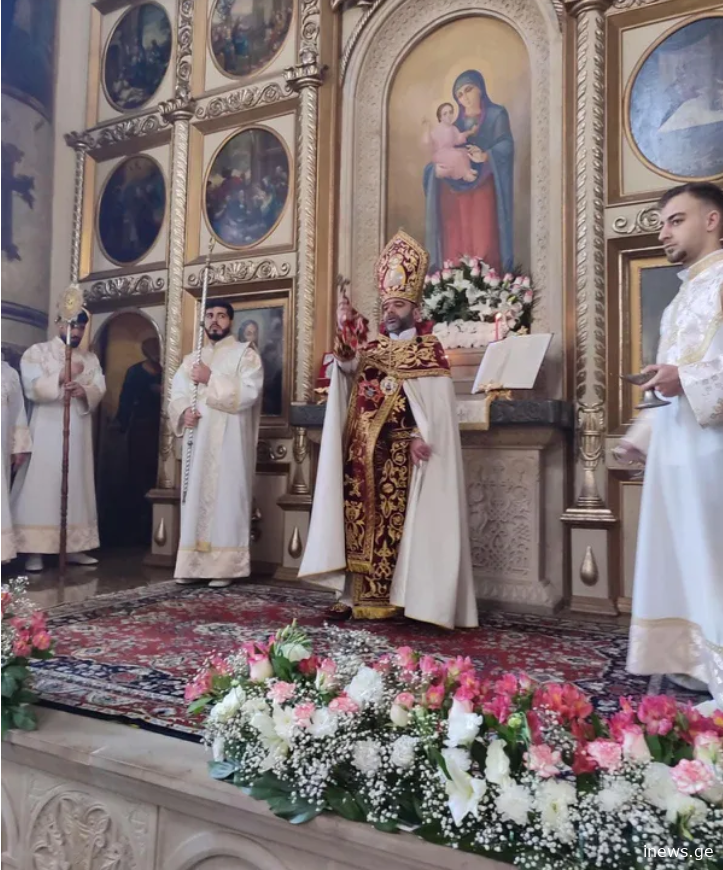 სომხური თემი აღდგომას აღნიშნავს