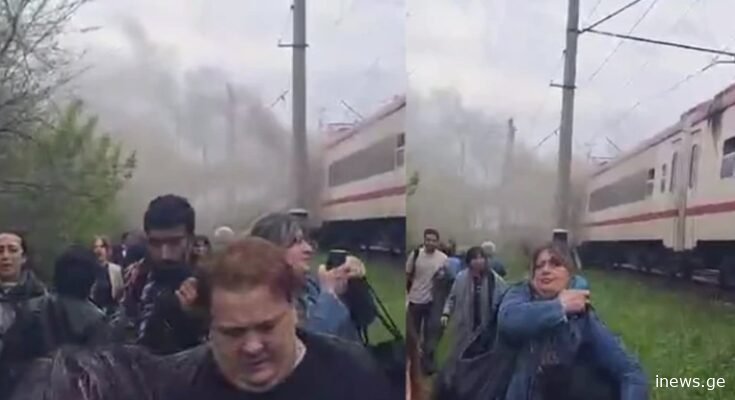 მატარებელს ხაშურთან ცეცხლი გაუჩნდა – არის თუ არა მსხვერპლი და რა ვითარებაა ამ დროისთვის?