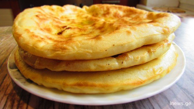 ტაფაზე თუ ასეთი ხაჭაპური ცხვებოდა, არ ვიცოდი - ნამდვილი იმერული ხაჭაპური