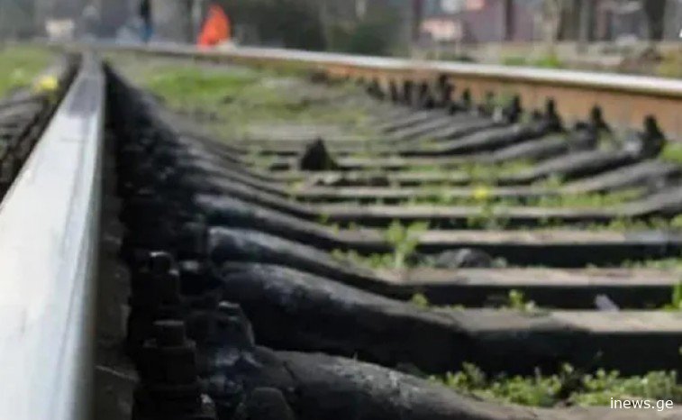 "13 წლის, უკარგესი ბიჭი დაგვეღუპა... ლამის ეზოებში ჩაგვიაროს მატარებელმა, ხალხი იძულებულია ლიანდაგებზე იმოძრაოს" - ბათუმის ტრაგედიის დეტალები