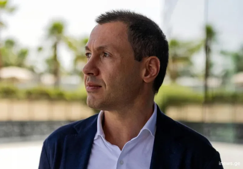 "ბაჩიაშვილი აბუ-დაბიში უსაფრთხოების სამსახურის 8 წევრმა დააკავა და..." - რას წერს The Guardian