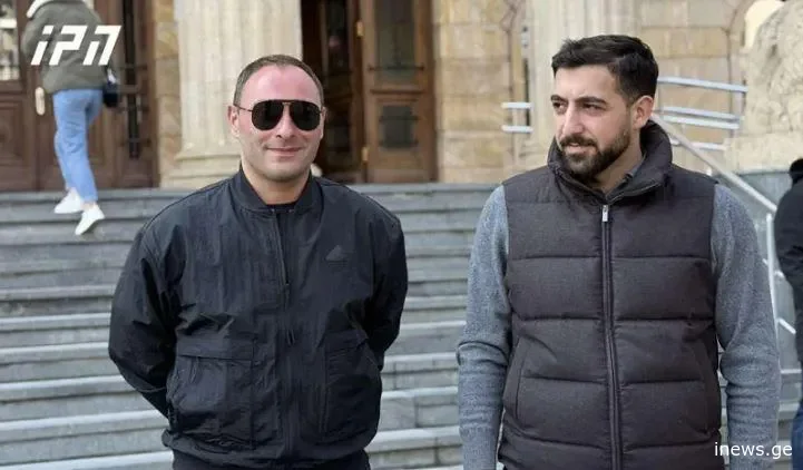 სასამართლომ გიორგი ჩიკვაიძეს 9 წლით, ხოლო ირაკლი პაპიაშვილს 8 წლით თავისუფლების აღკვეთა მიუსაჯა  - პაპიაშვილი სხდომათა დარბაზშივე დააკავეს