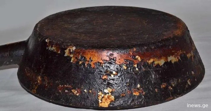 დიახ, ამის გაპრიალებაც შესაძლებელია - როგორ მოვაშოროთ ტაფას ჩამჯდარი ჭუჭყი