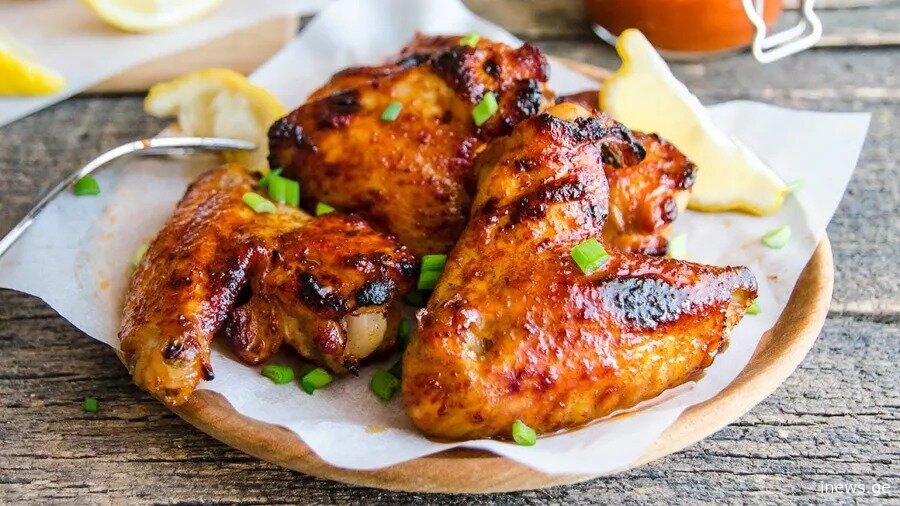 უჰ, ისეთი გემრიელი გამოდის, თითებს ჩაიკვნეტთ... აუცილებლად სცადეთ! - ქათმის ფრთები ფორთოხლის მარინადში