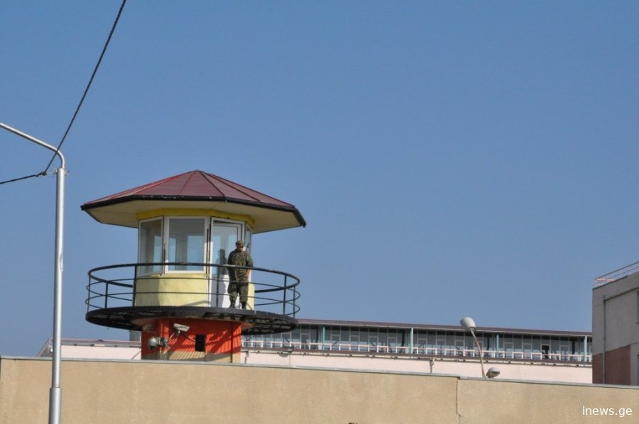 გლდანის ციხეში სასტიკად ნაცემი პატიმარი გარდაიცვალა - რას ჰყვება ადვოკატი