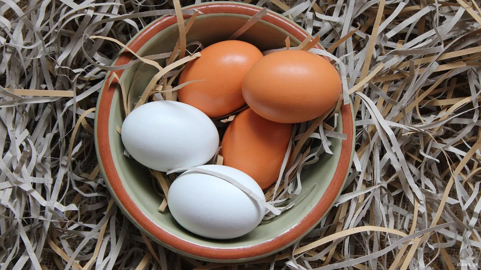 განსხვავება უბრალოდ ფერი არ არის - რა სხვაობაა თეთრ და ყავისფერ კვერცხს შორის