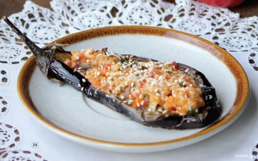 შეუცვლელი და ბევრჯერ ნაცადი რეცეპტია, სასწაულად გემრიელი გამოდის - ბადრიჯანი ბოსტნეულის შიგთავსით