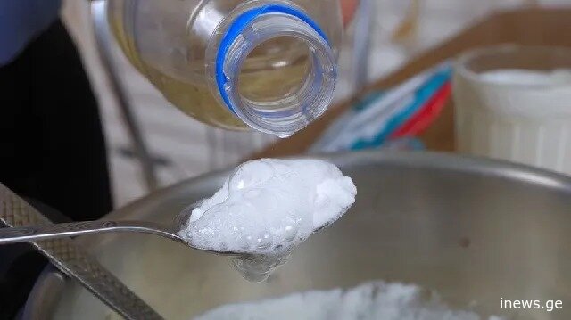 სოდის ძმრით გაზავება... - და კიდევ 6 კულინარიული შეცდომა, რომლებიც თაობიდან თაობას გადაეცემა